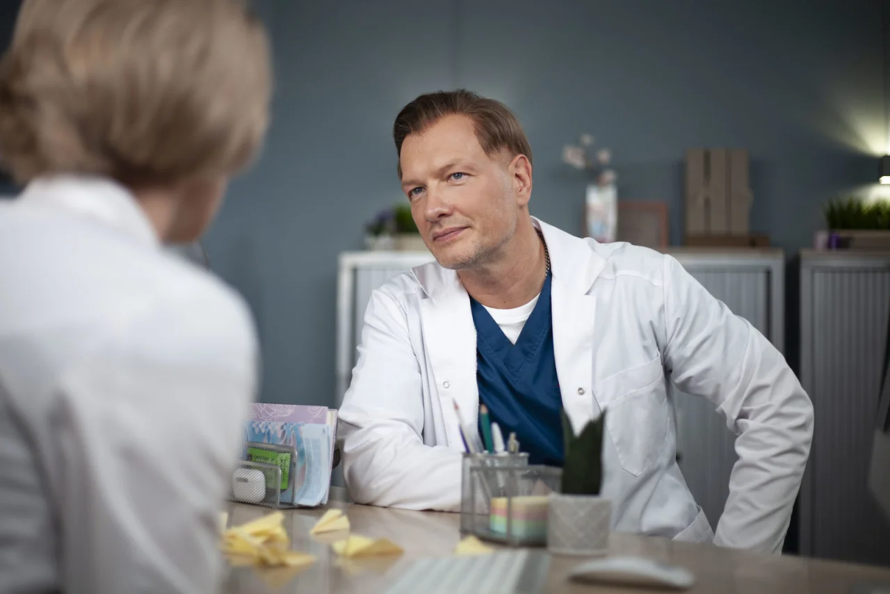 Обложка Акушер 2 сезон (2025)