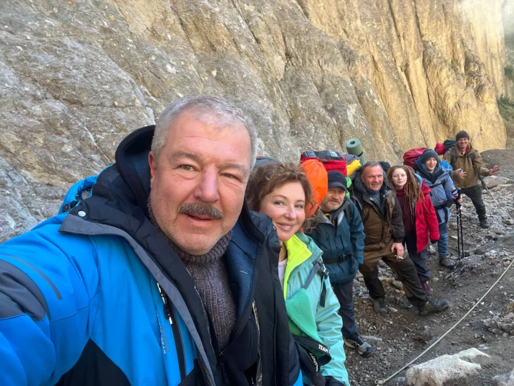 Артем Быстров поднимается на «Вершину»: съемки триллера Юрия Быкова стартовали в горах Архыза