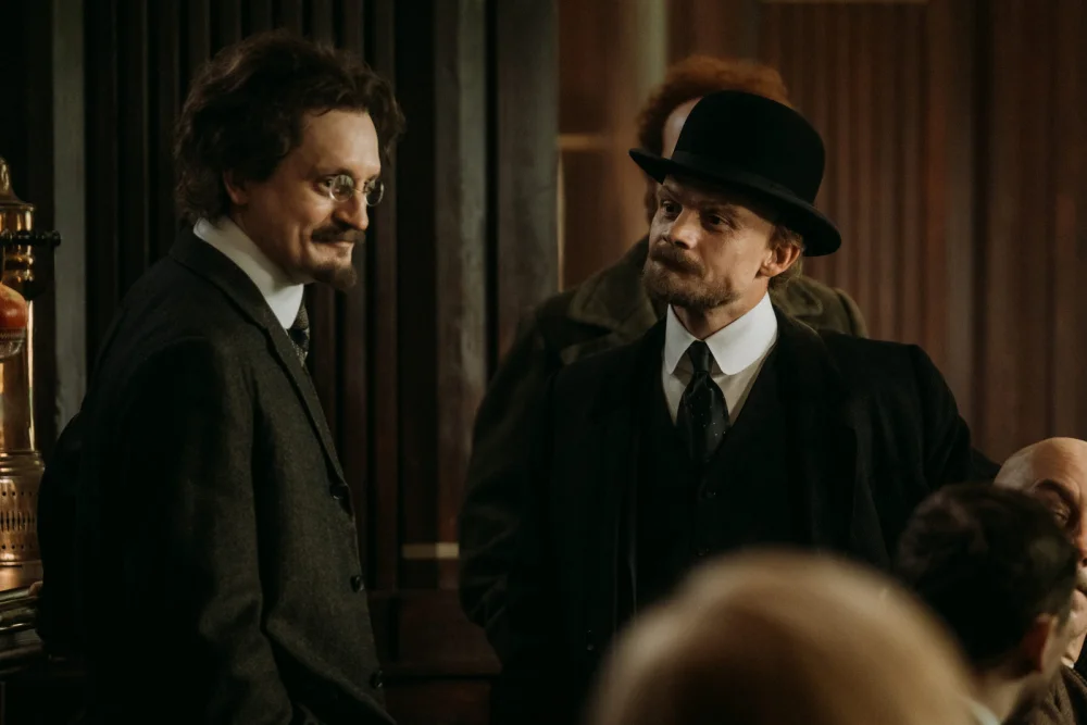 «Хроники русской революции»: грандиозный сериал Андрея Кончаловского с Юрой Борисовым выйдет на экраны 27 октября