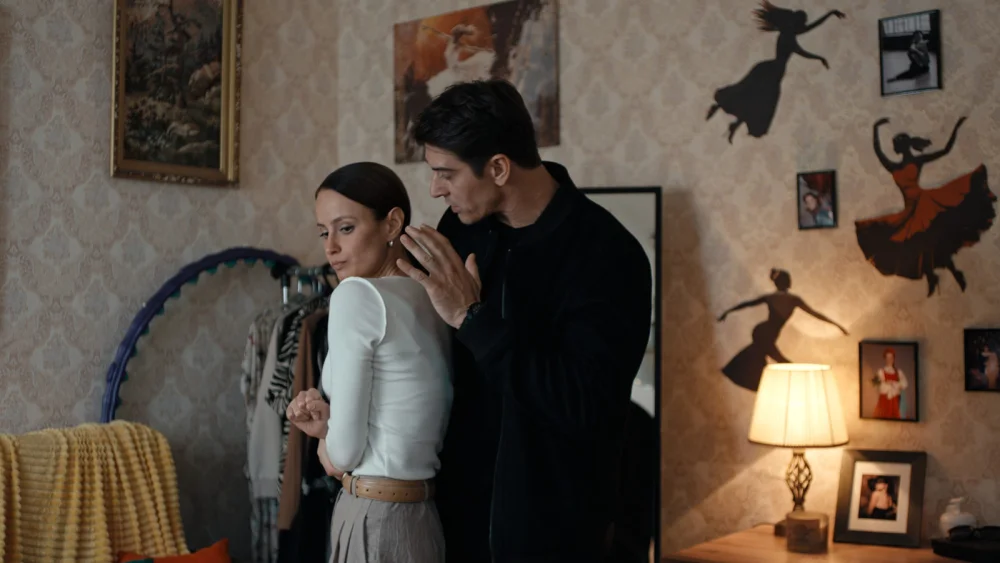 Тайна, секта и идеальная жена: ТВЦ готовит сериальный марафон — от детективов до мелодрам