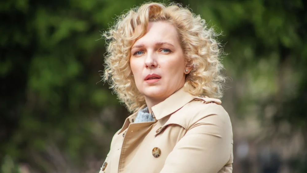 В круге света | 1 сезон | 1-4 серия | Русский трейлер | 2025 | смотреть онлайн - garry.cool