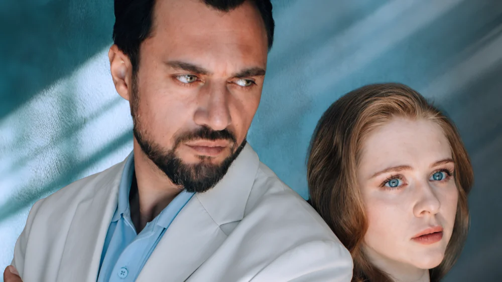 На разных берегах | 1 сезон | 1-4 серия | Русский трейлер | 2025 | смотреть онлайн - garry.cool