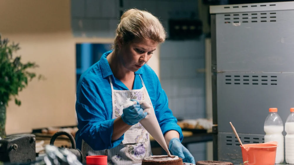 Стряпуха 2. Конфетная леди | 2 сезон | 1-4 серия | Русский трейлер | 2023 | смотреть онлайн - garry.cool