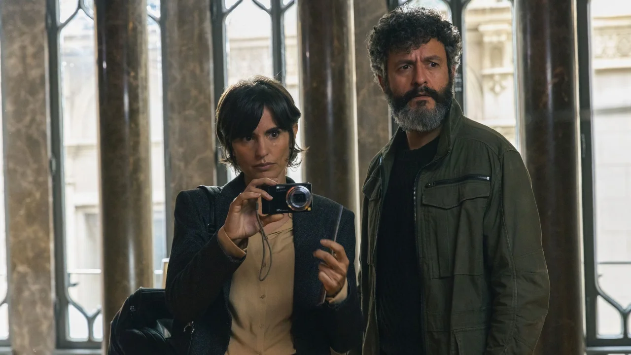 Обложка Город теней (2025)