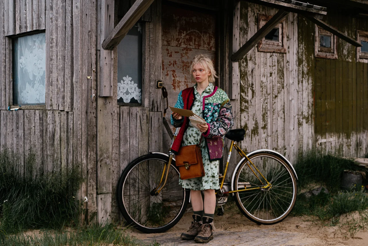 Обложка Космос засыпает (2026)