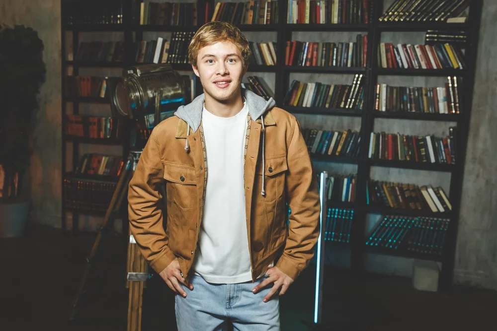 Малахов выходит против мошенников: как телеведущий стал лицом цифровой самообороны