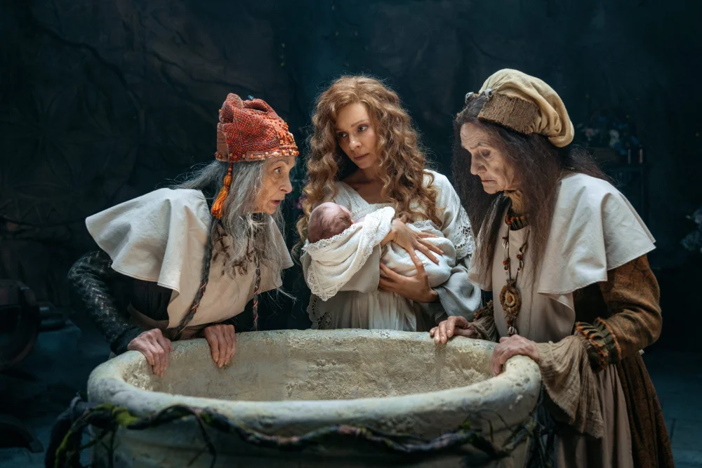 Темное фэнтези, Кощей и слишком много секретов: почему «Очарованные» могут стать главным YA-сериалом 2026 года