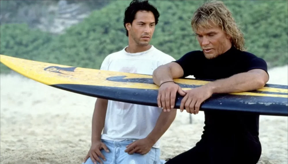 «На гребне волны» возвращается: культовый боевик Киану Ривза и Патрика Суэйзи станет сериалом