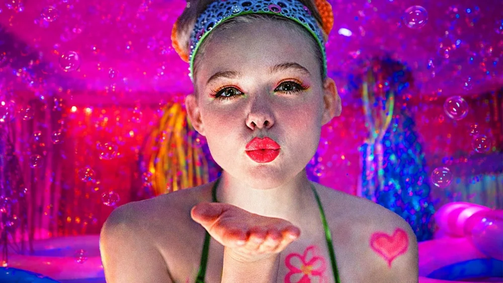 У Марго проблемы с деньгами | 1 сезон | 1-8 серия | Русский трейлер | 2026 | смотреть онлайн - garry.cool