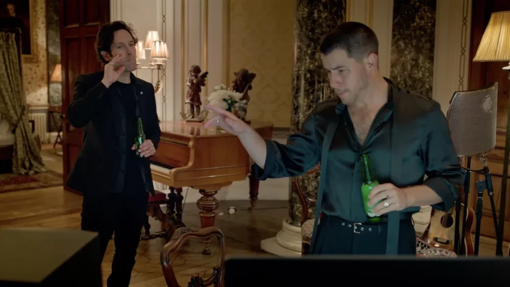 Пол Радд поёт и меняет жизнь: вышел первый трейлер музыкальной драмеди «Мощная баллада»