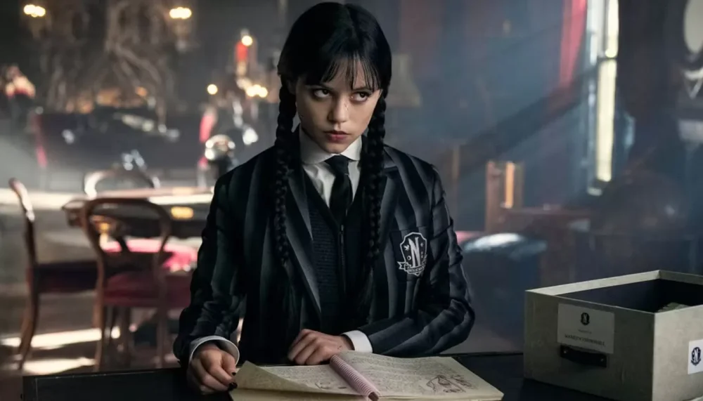 «Уэнсдэй» уходит в Париж: Эйфелева башня, новые тайны и намёк на побег Энид