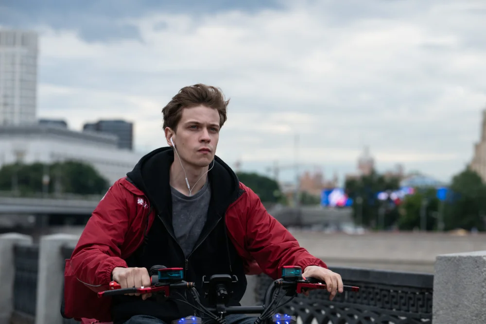 «Курьер» снова в деле: ремейк культовой истории запускают с Денисом Косиковым в главной роли