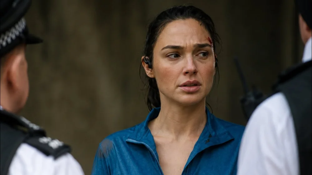 Галь Гадот бежит наперегонки со временем: новый триллер «Бегущая» заставит героиню спасать сына любой ценой