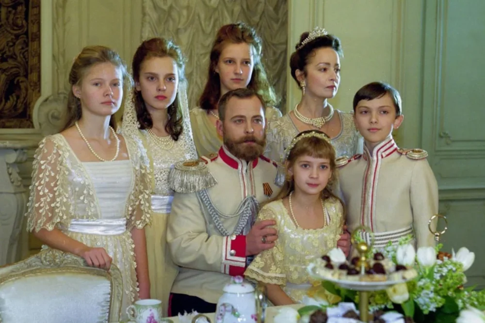 Крах империи из-за предательства: вышел трейлер «Романовы: преданность и предательство»