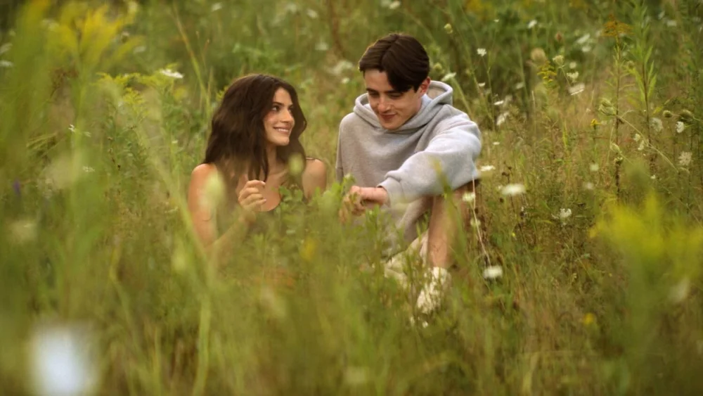 Дом-тюрьма, остров с двойником матери и маньяк из 90-х: что посмотреть в Интернете